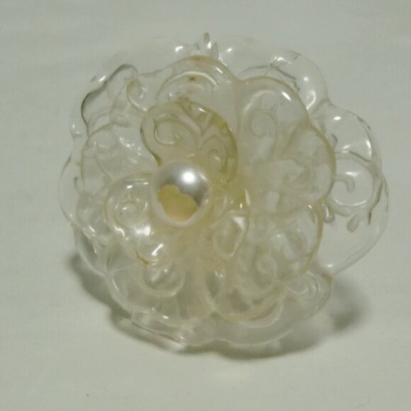 Authentic CHANEL ring acrylic size US 6 stamped Camellia clear - Picture 9 of 13